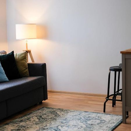 Ohtu Poik 2 City Center Basement Apartment Παρνού Εξωτερικό φωτογραφία