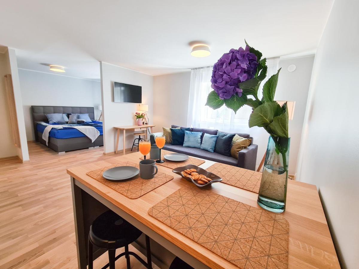 Ohtu Poik 2 City Center Basement Apartment Παρνού Εξωτερικό φωτογραφία
