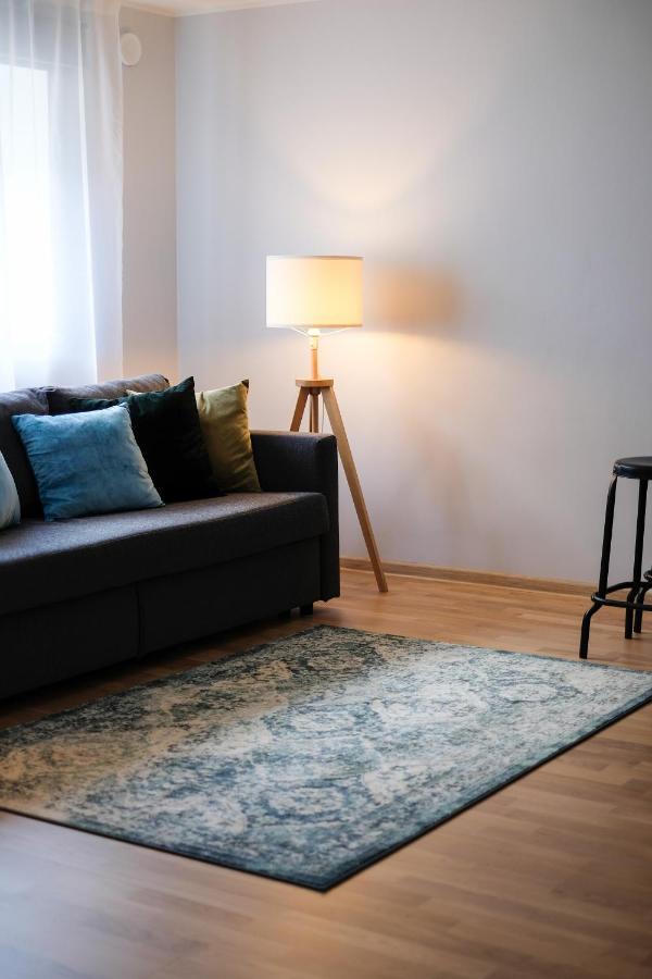 Ohtu Poik 2 City Center Basement Apartment Παρνού Εξωτερικό φωτογραφία