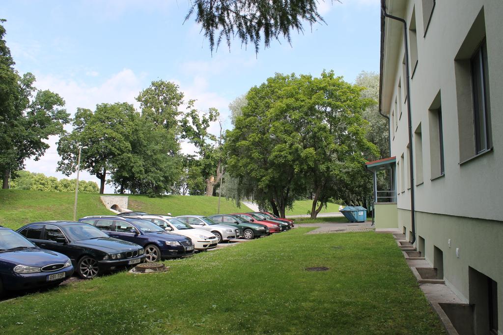Ohtu Poik 2 City Center Basement Apartment Παρνού Εξωτερικό φωτογραφία